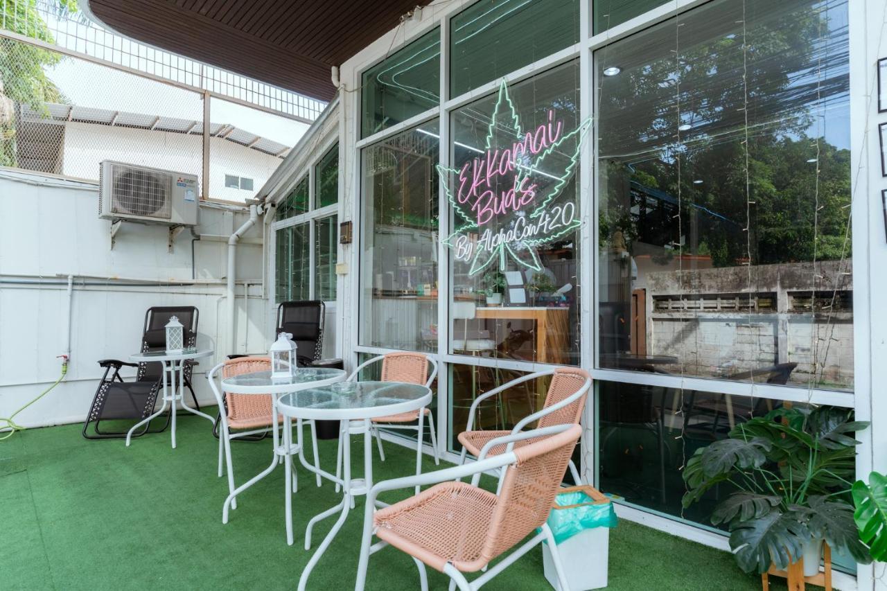 420 Hostel - Ekkamai Buds & Beds Bangkok Luaran gambar