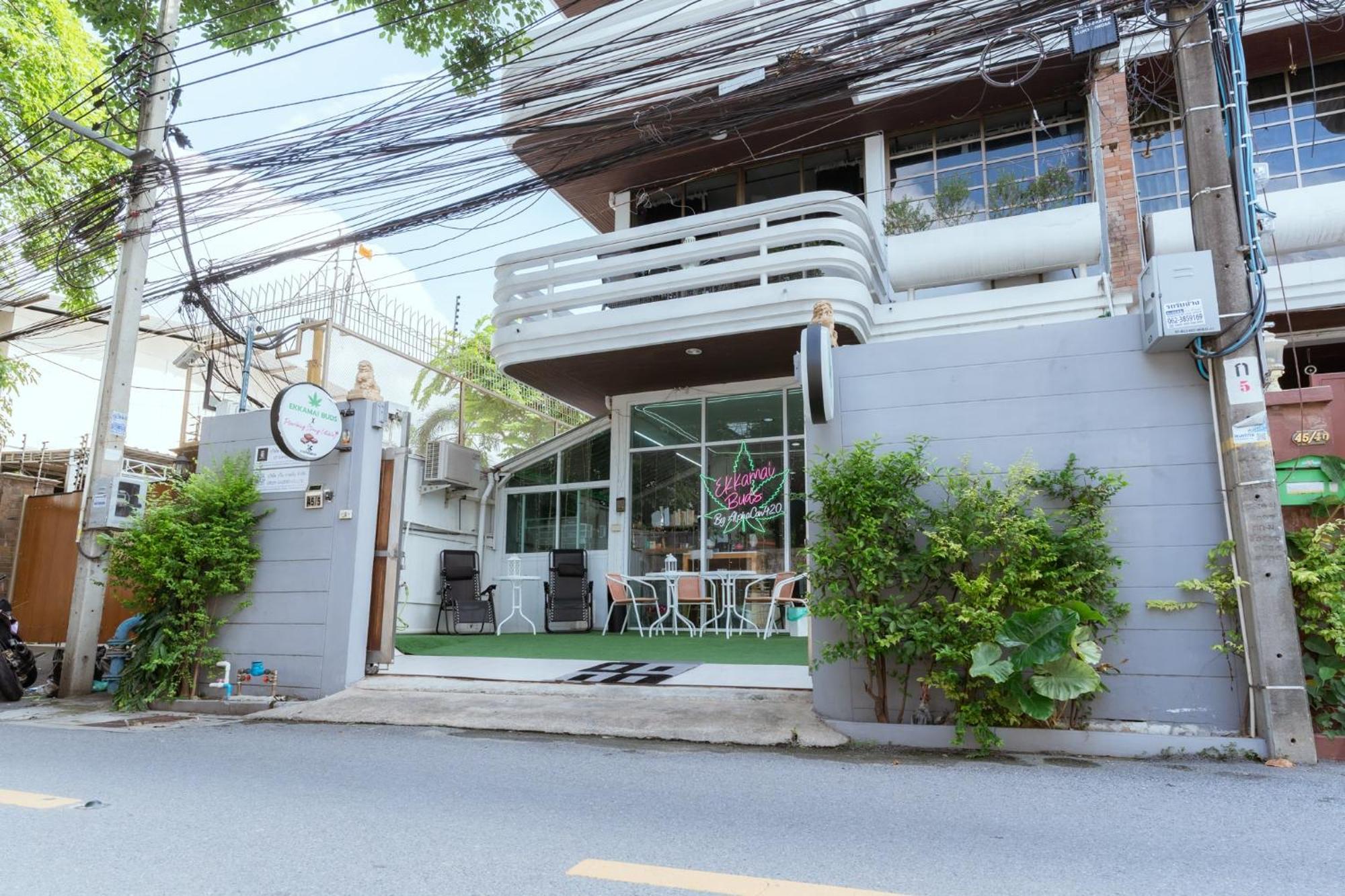 420 Hostel - Ekkamai Buds & Beds Bangkok Luaran gambar